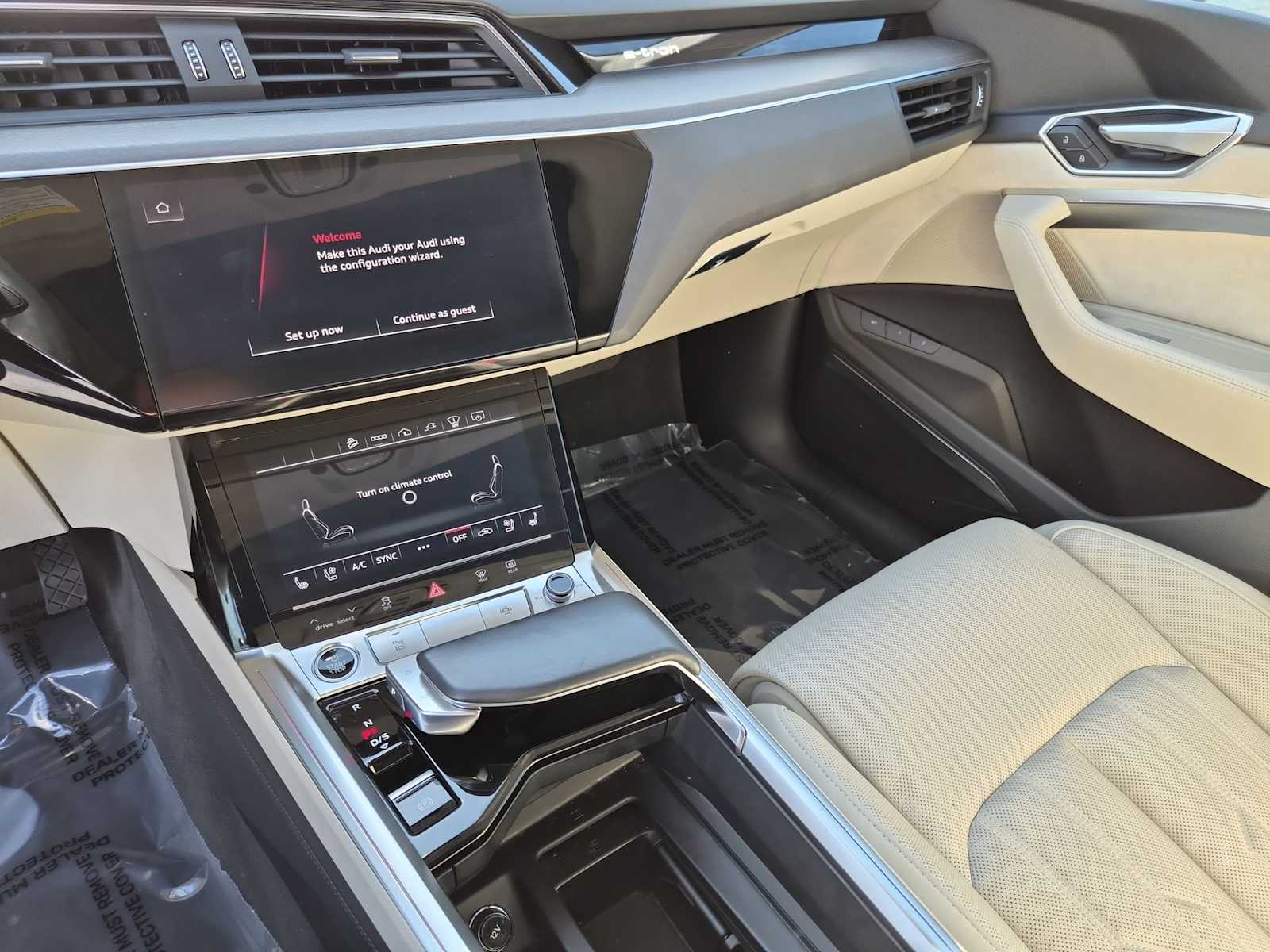 Thumbnail: 2021 Audi e-tron - 23