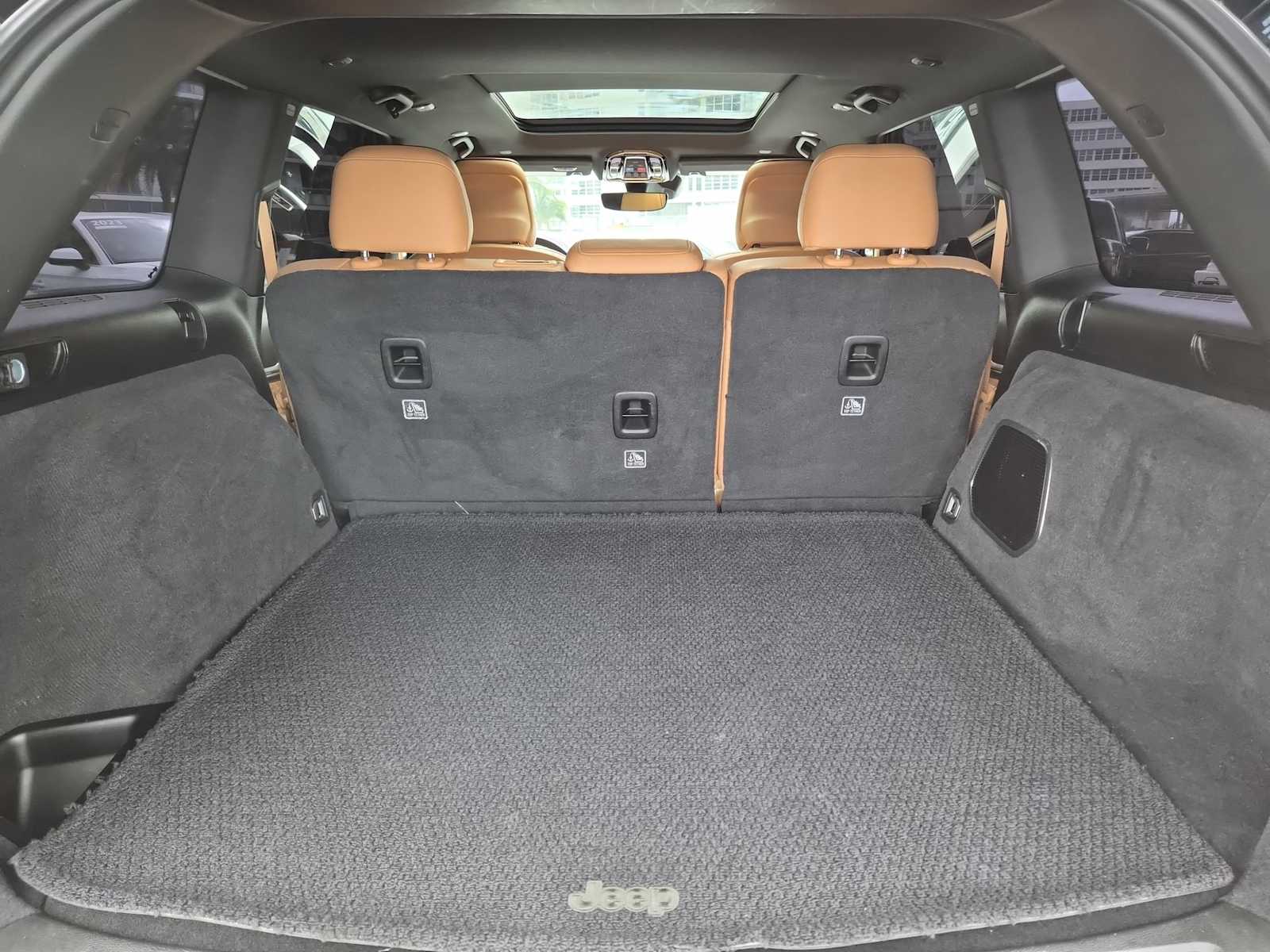 Thumbnail: 2022 Jeep Grand Cherokee - 27