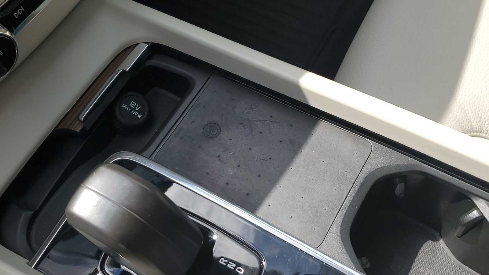 Thumbnail: 2022 Volvo XC60 - 31