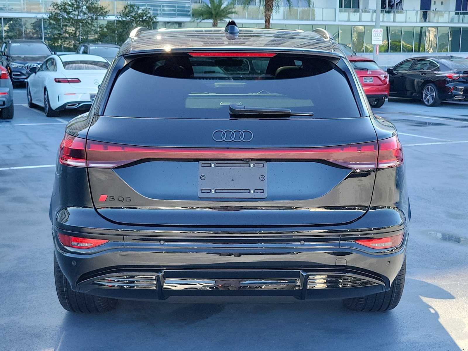 Thumbnail: 2025 Audi SQ6 e-tron - 5