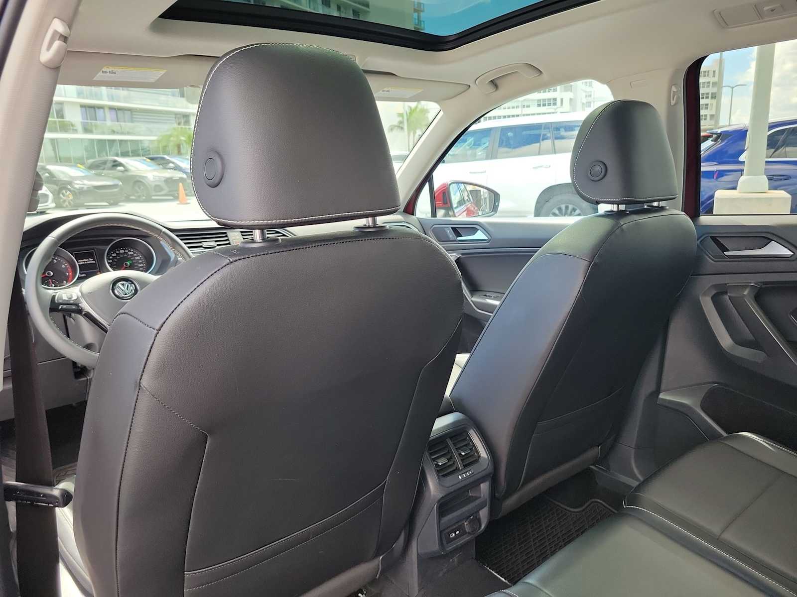 Thumbnail: 2021 Volkswagen Tiguan - 17