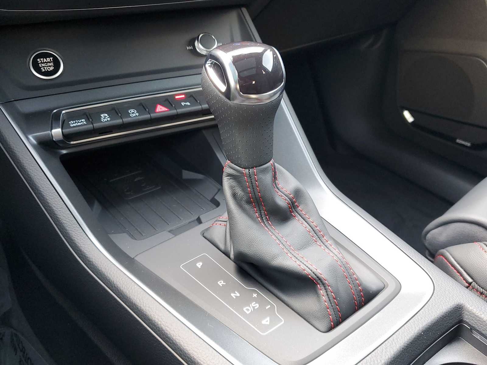 Thumbnail: 2025 Audi Q3 - 21