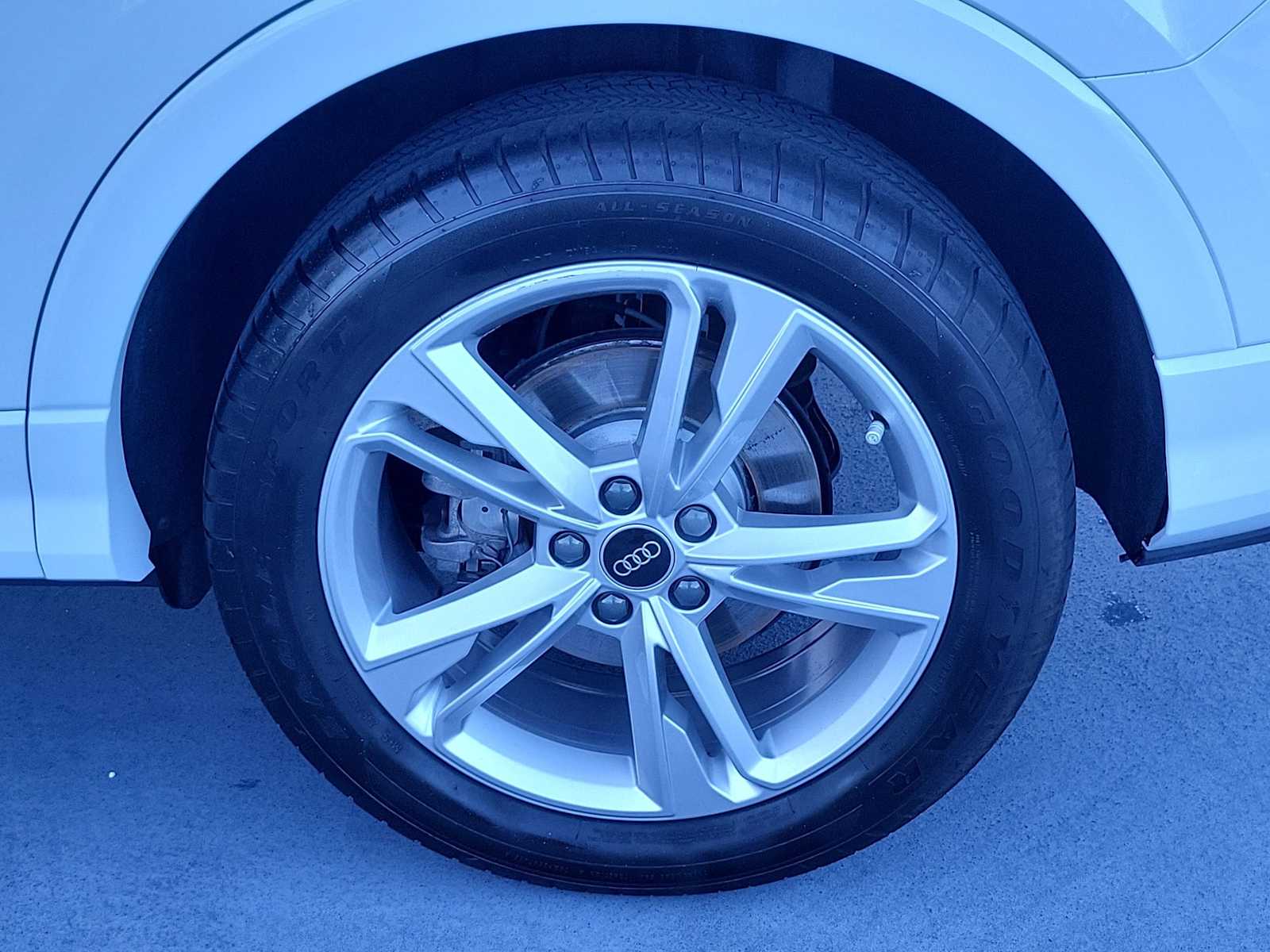 Thumbnail: 2023 Audi Q3 - 12