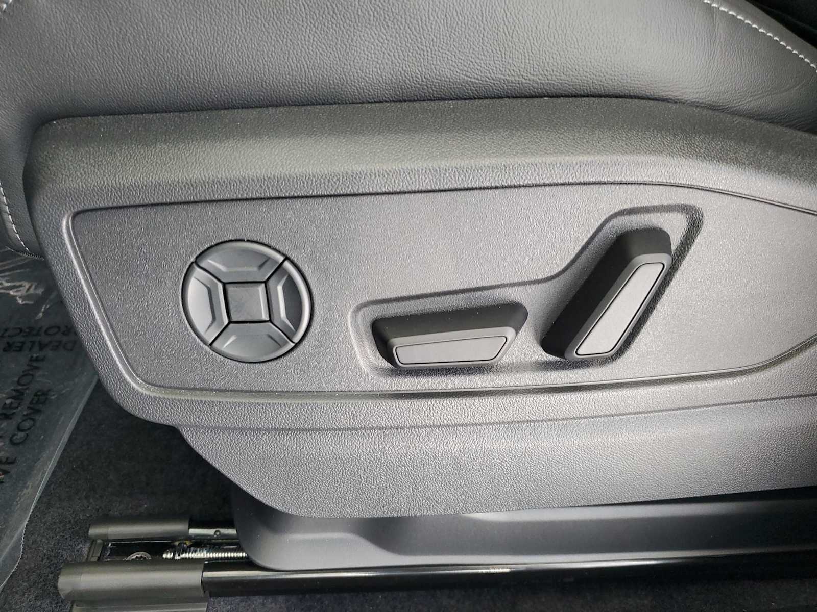 Thumbnail: 2025 Audi Q5 - 13