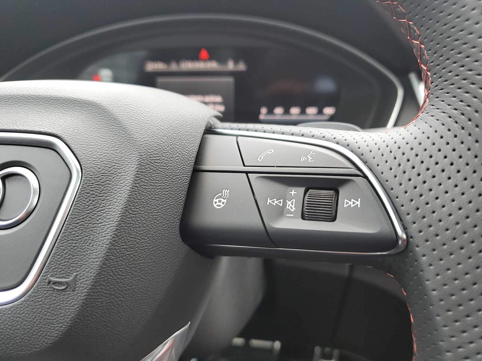 Thumbnail: 2023 Audi SQ5 - 24