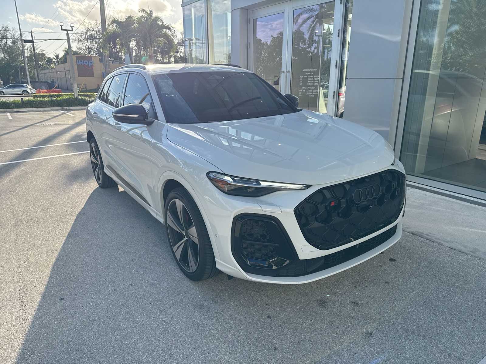 Thumbnail: 2026 Audi SQ5 - 1
