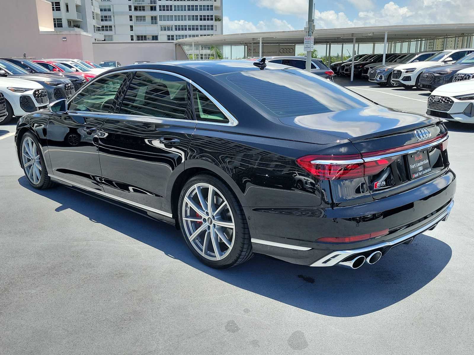 Thumbnail: 2023 Audi S8 - 4