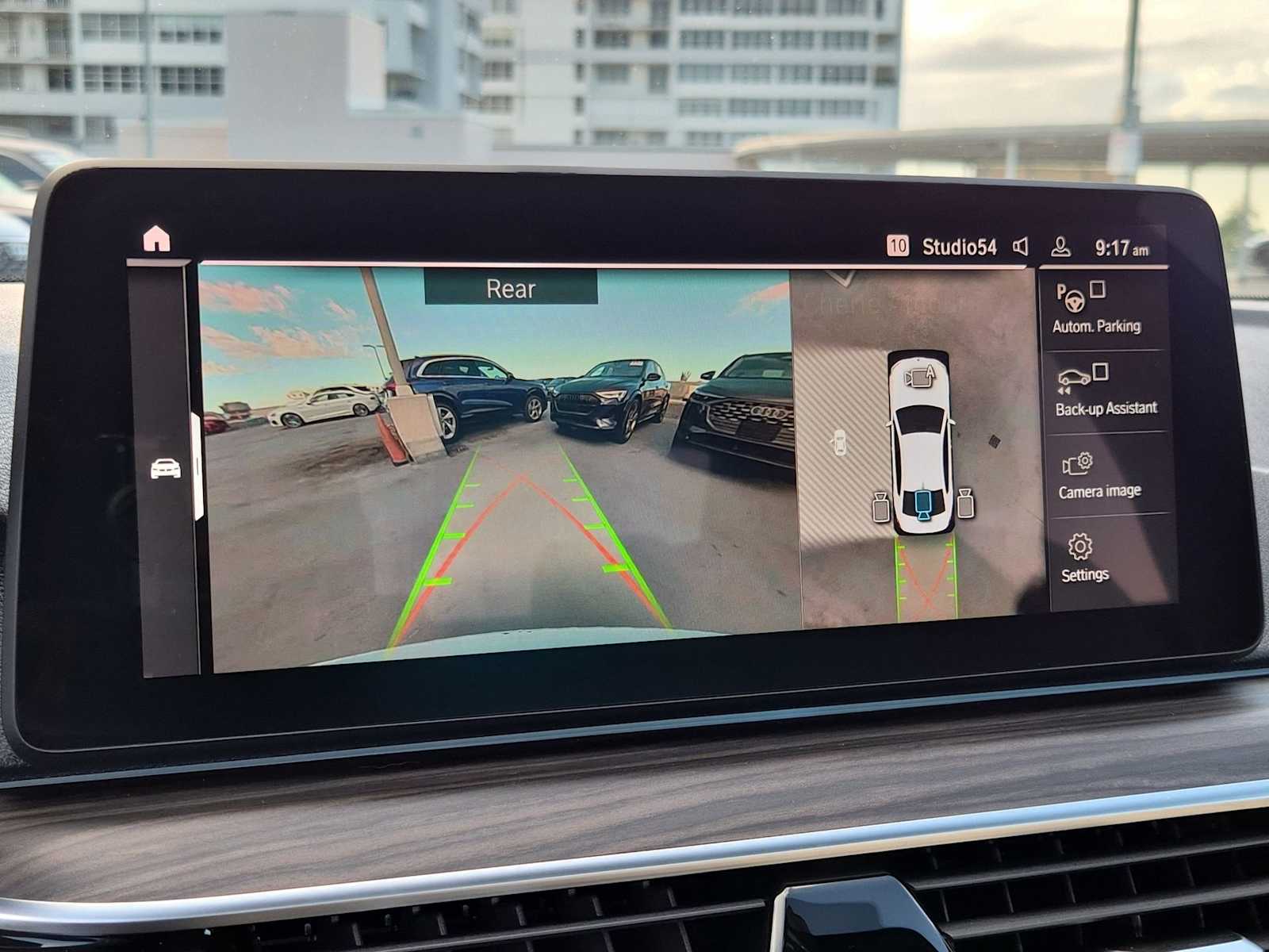 Thumbnail: 2021 BMW 5 Series - 24