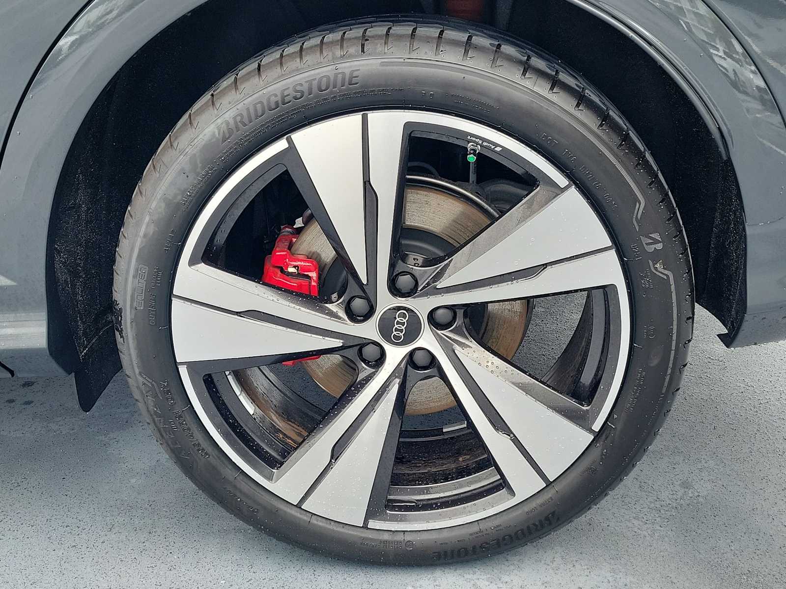 Thumbnail: 2026 Audi SQ5 - 12