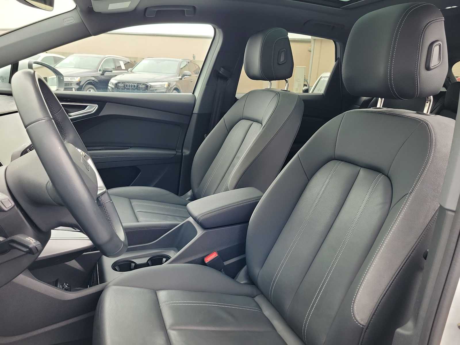 Thumbnail: 2023 Audi Q4 e-tron - 15