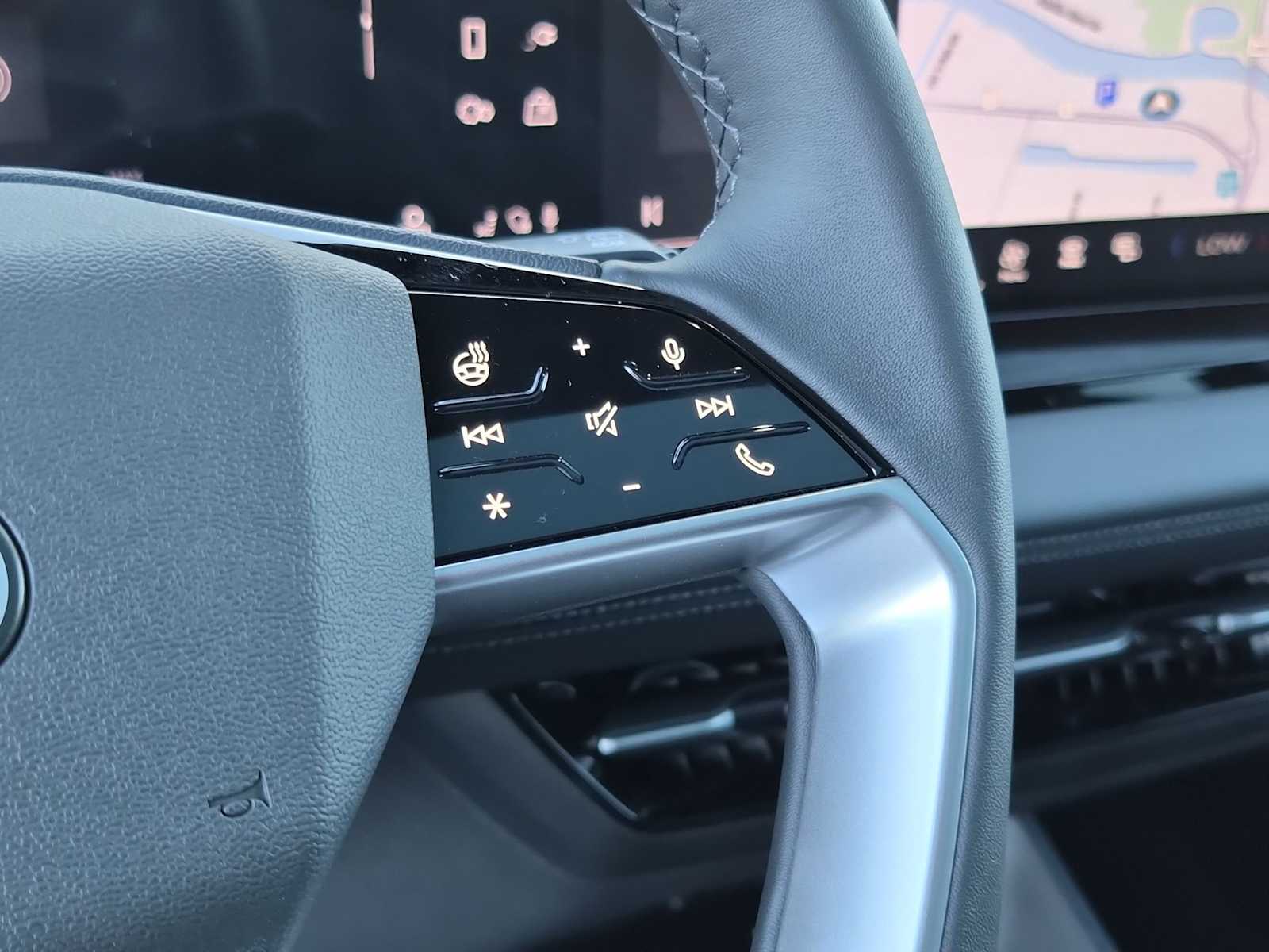 Thumbnail: 2025 Audi Q6 e-tron - 22