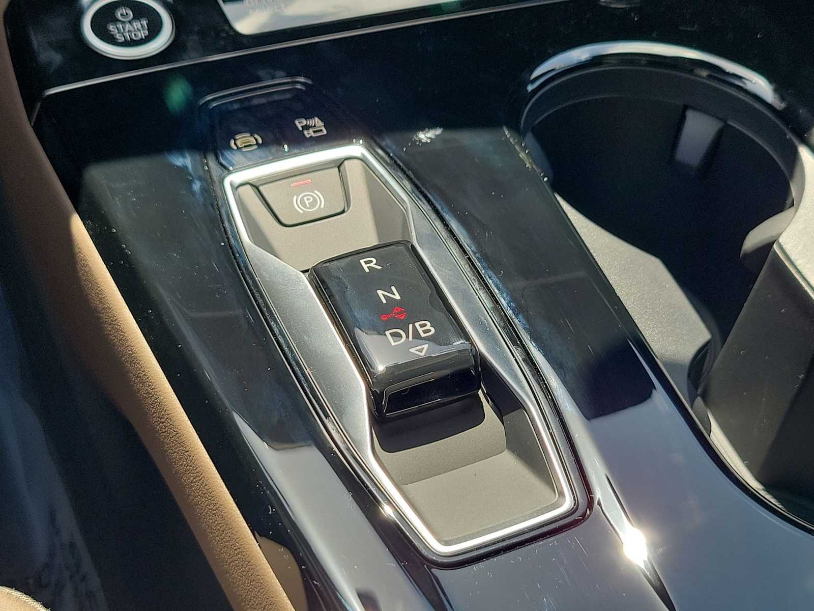 Thumbnail: 2025 Audi e-tron S - 25