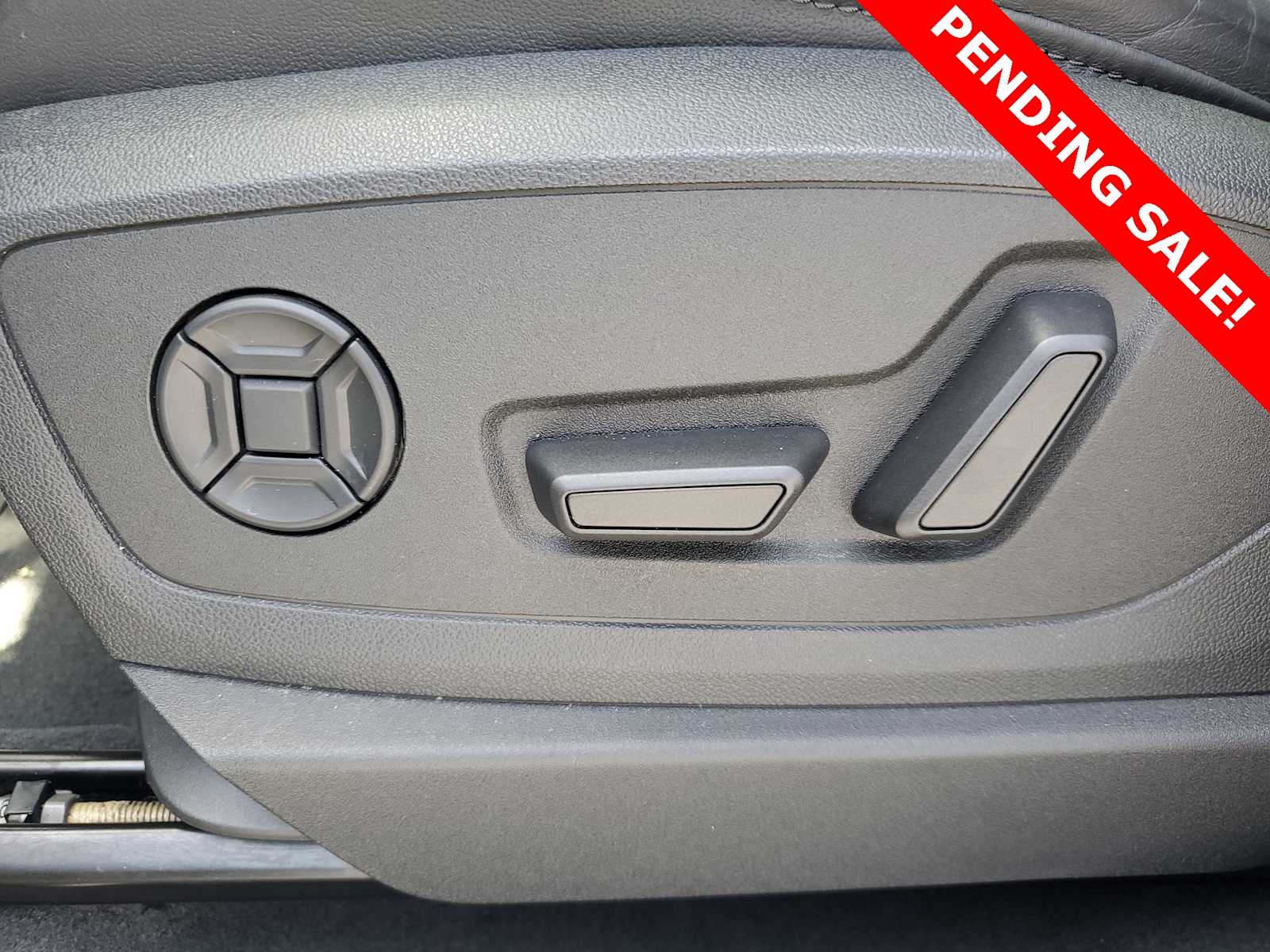 Thumbnail: 2022 Audi e-tron - 13