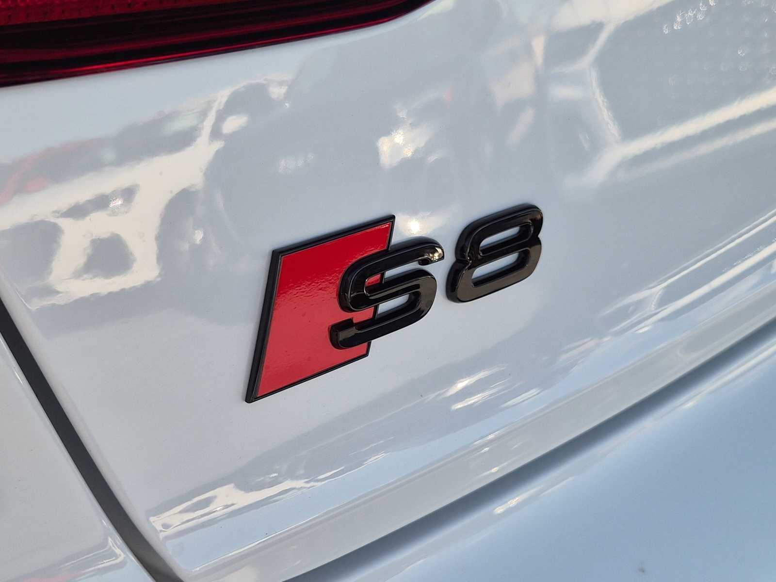 Thumbnail: 2025 Audi S8 - 11