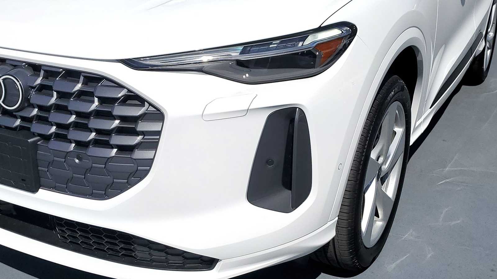 Thumbnail: 2025 Audi Q5 - 10