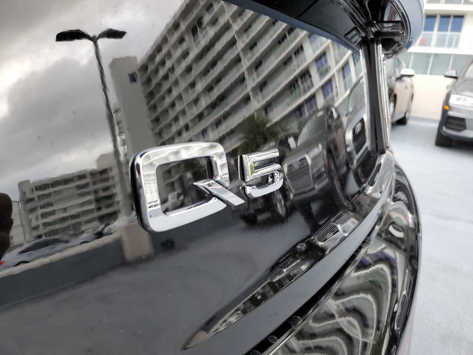 Thumbnail: 2023 Audi Q5 - 10