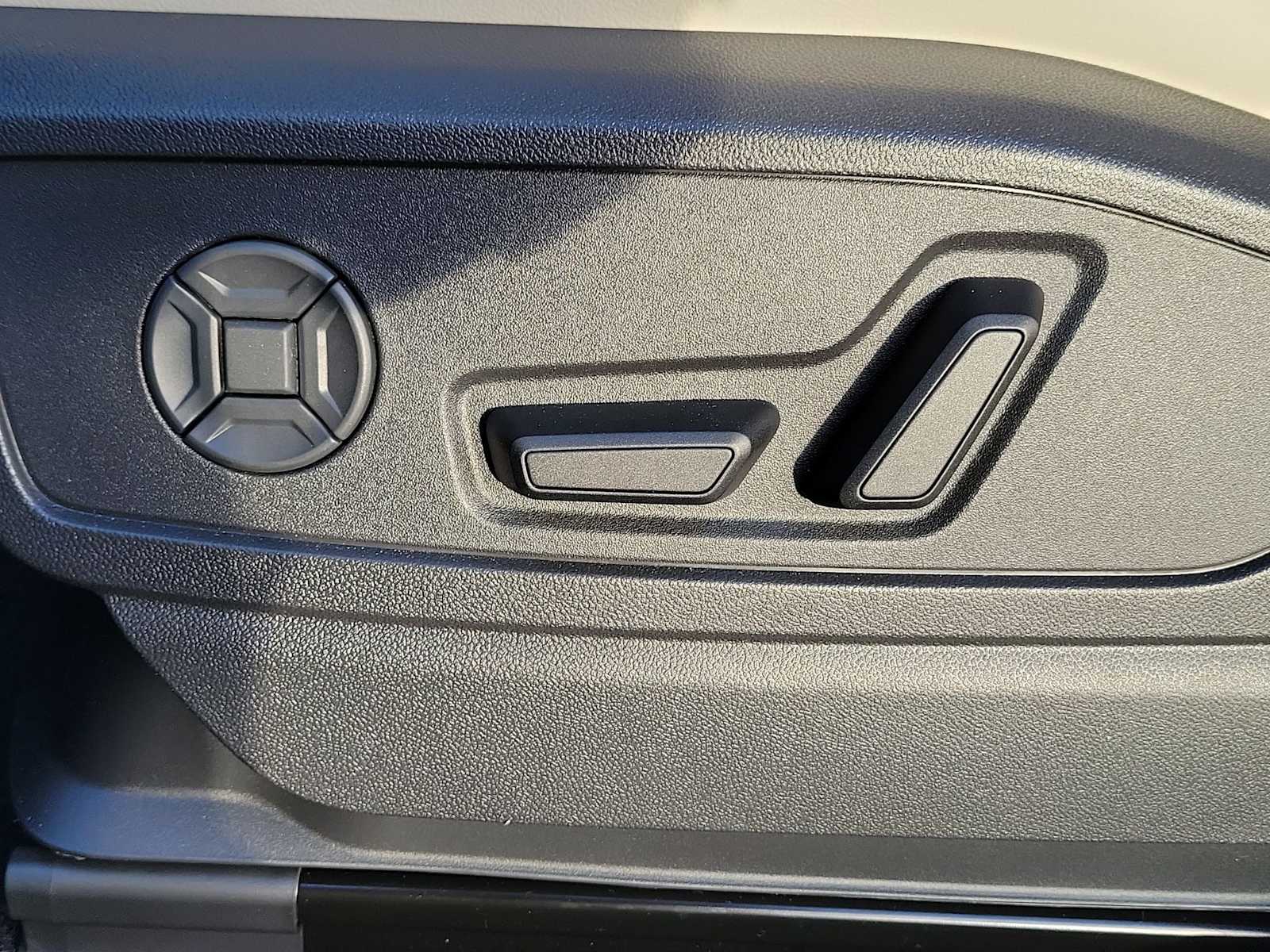 Thumbnail: 2026 Audi Q5 - 16