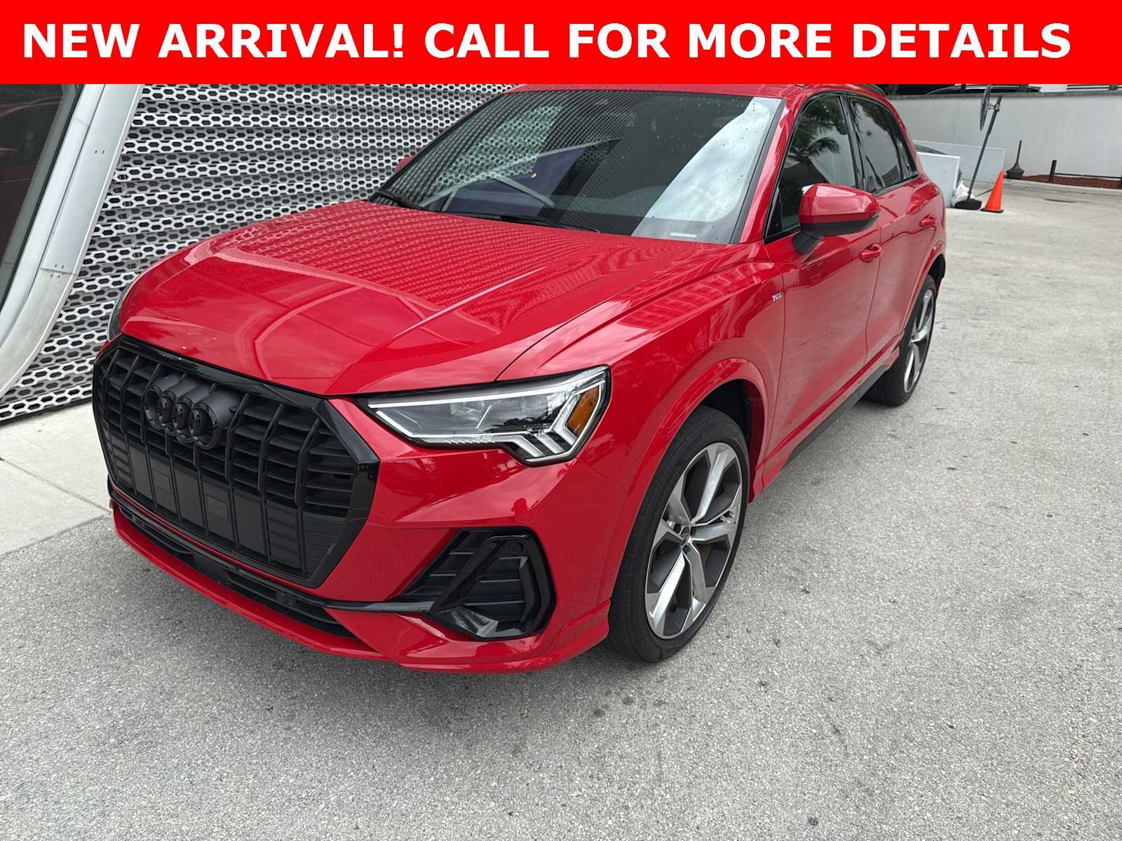 Thumbnail: 2022 Audi Q3 - 1