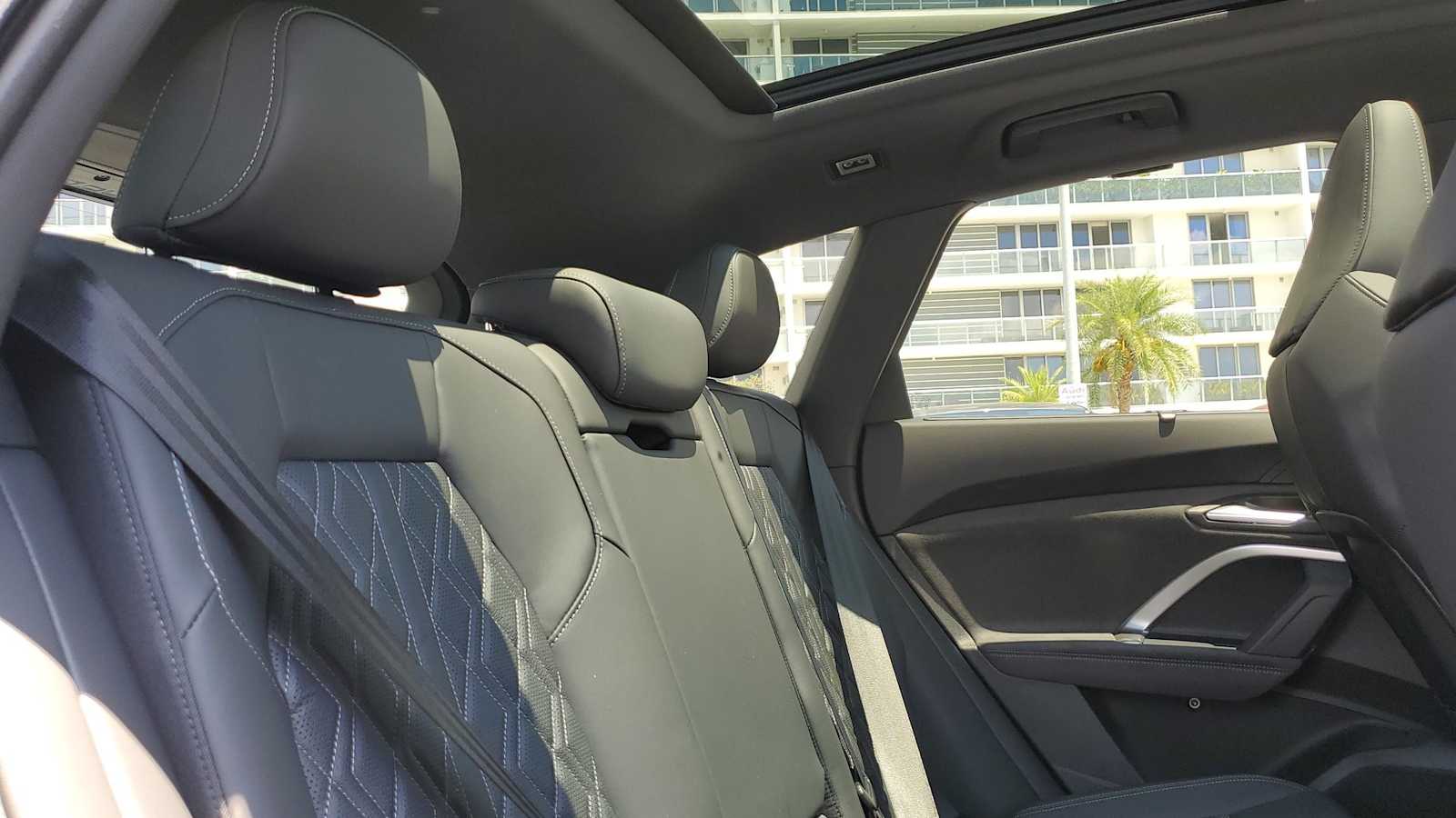 Thumbnail: 2026 Audi SQ5 - 21