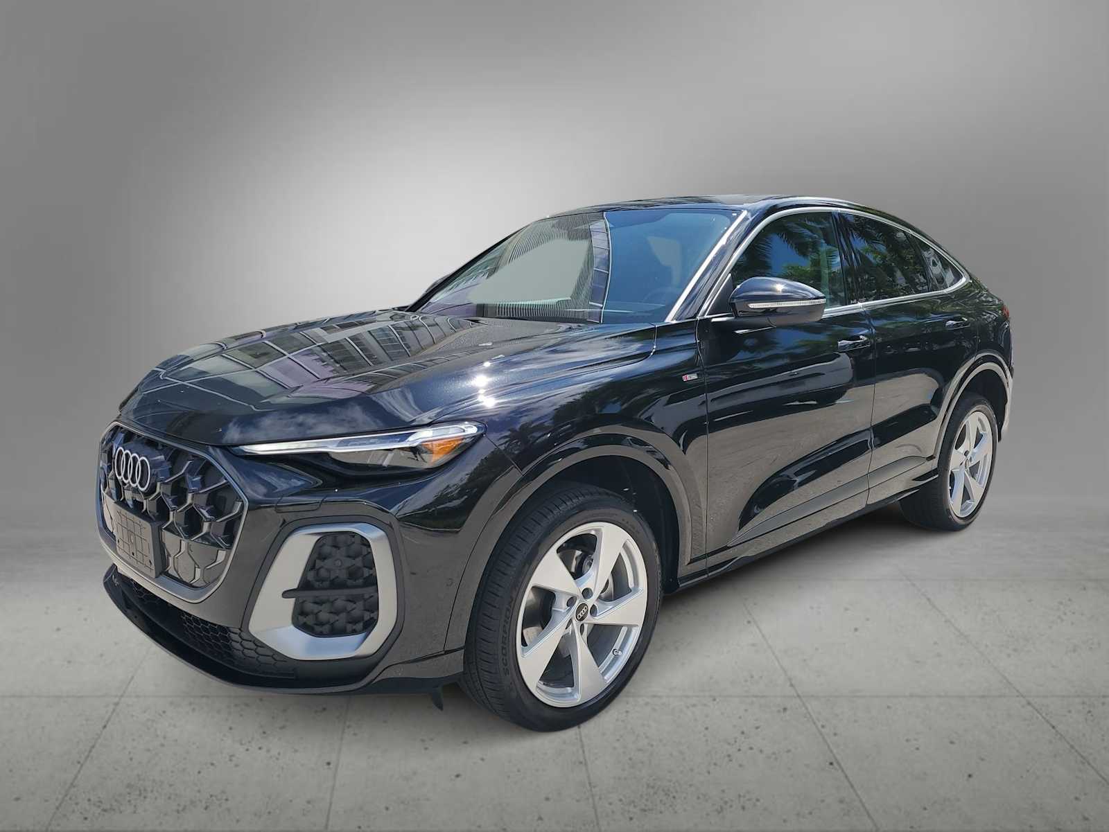 Thumbnail: 2025 Audi Q5 - 1
