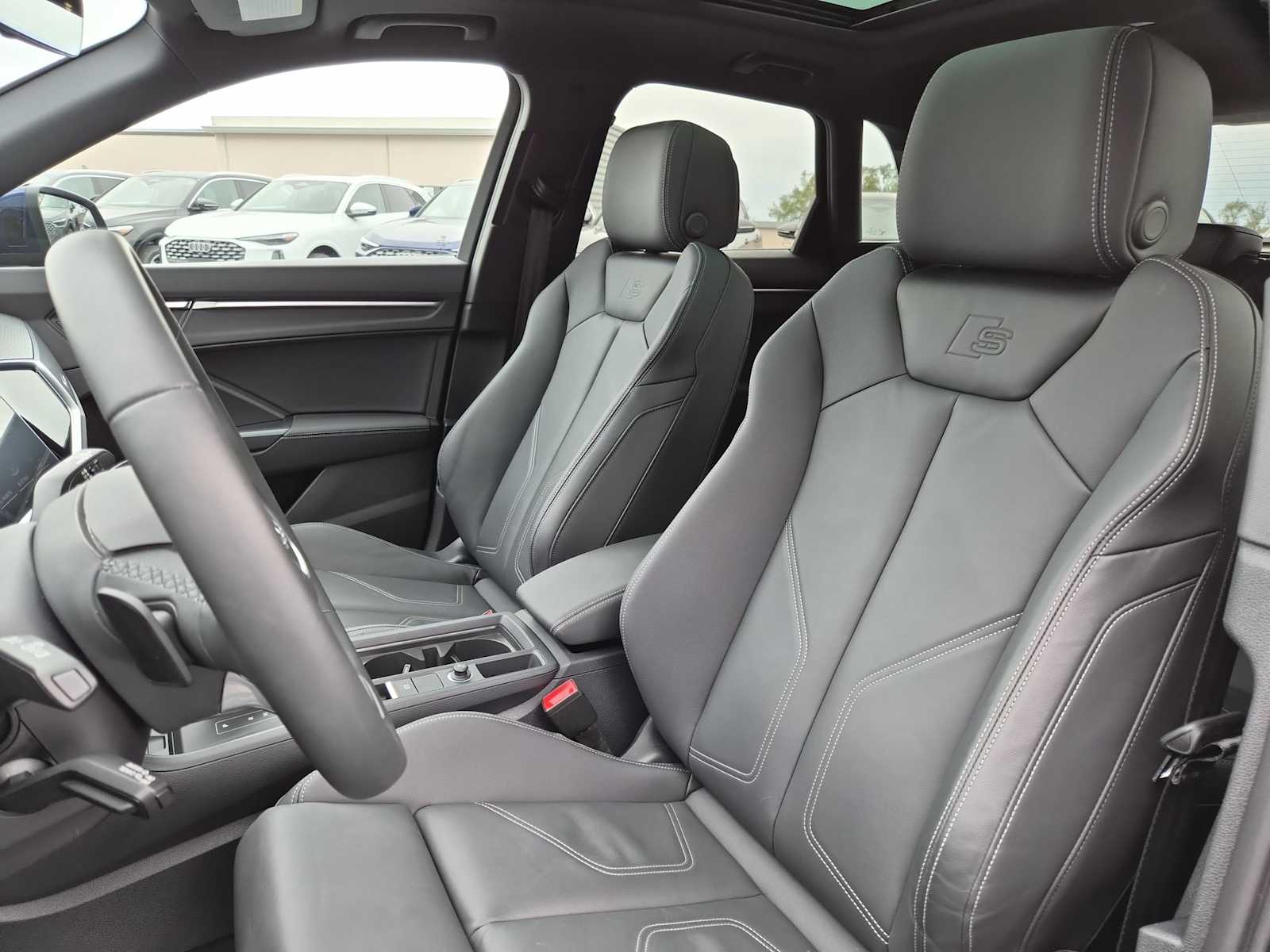 Thumbnail: 2025 Audi Q3 - 15