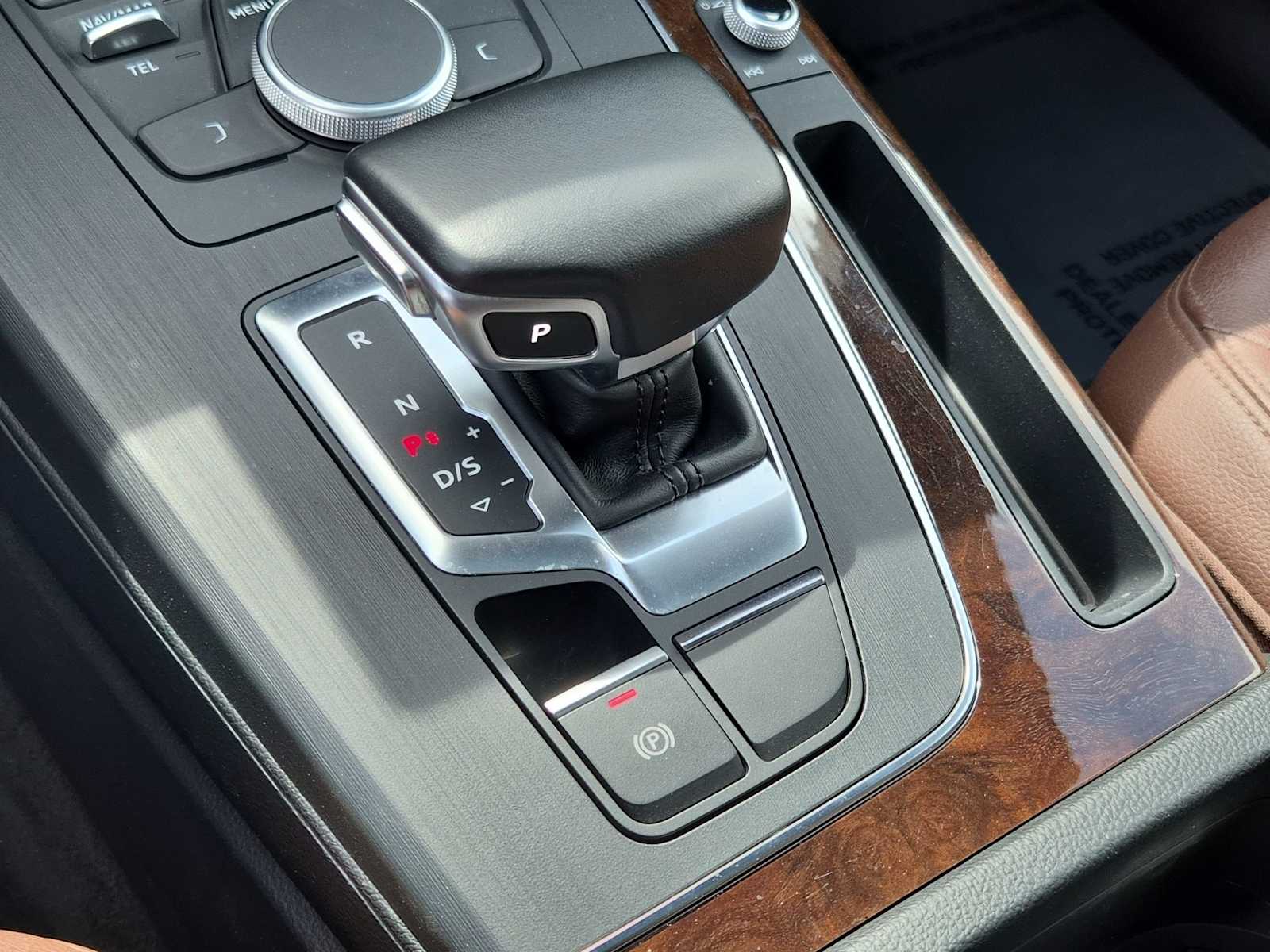 Thumbnail: 2020 Audi Q5 - 25