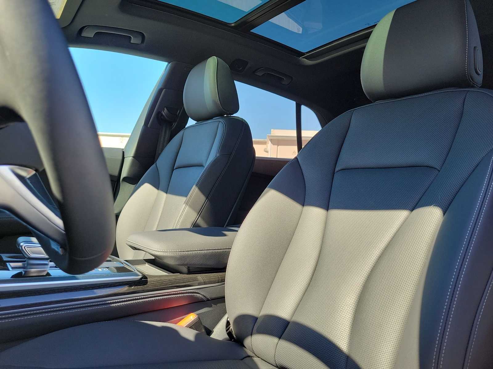 Thumbnail: 2025 Audi Q8 - 15