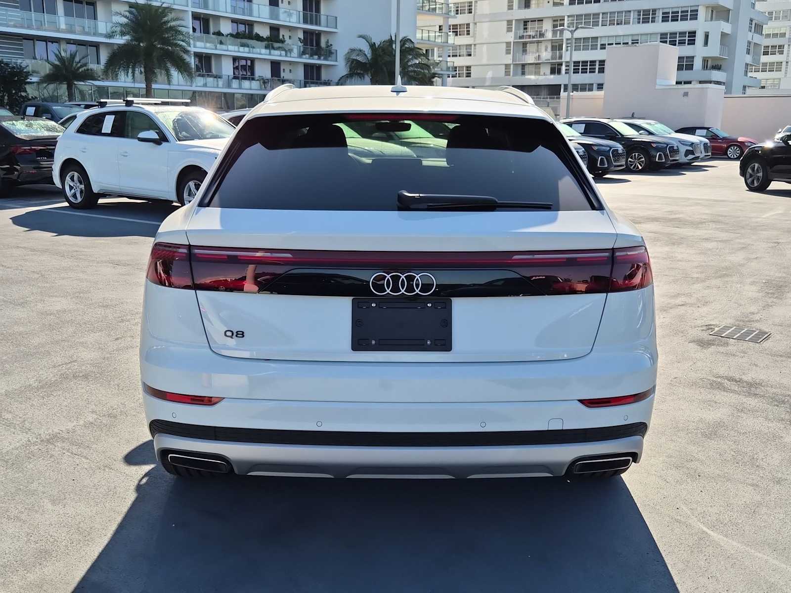 Thumbnail: 2025 Audi Q8 - 5