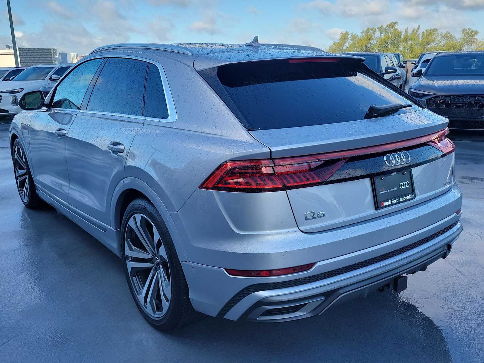 Thumbnail: 2022 Audi Q8 - 4