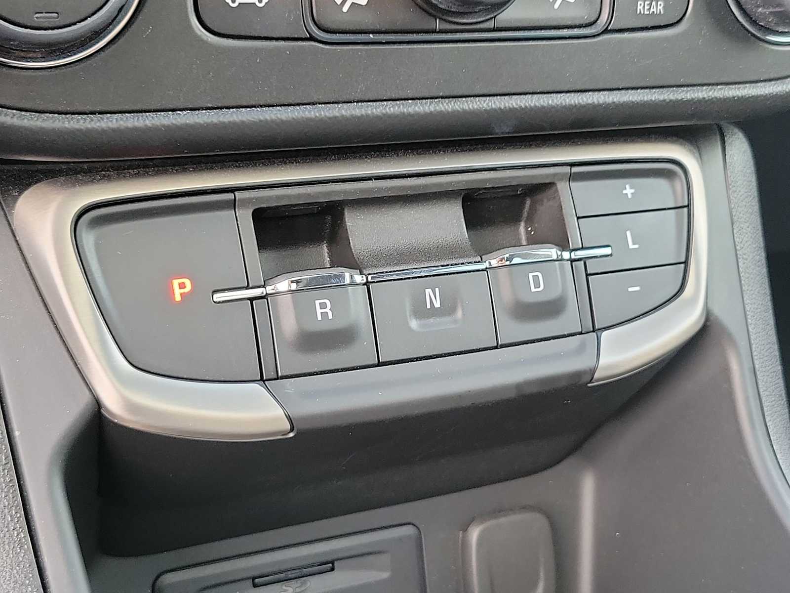 Thumbnail: 2022 GMC Terrain - 25