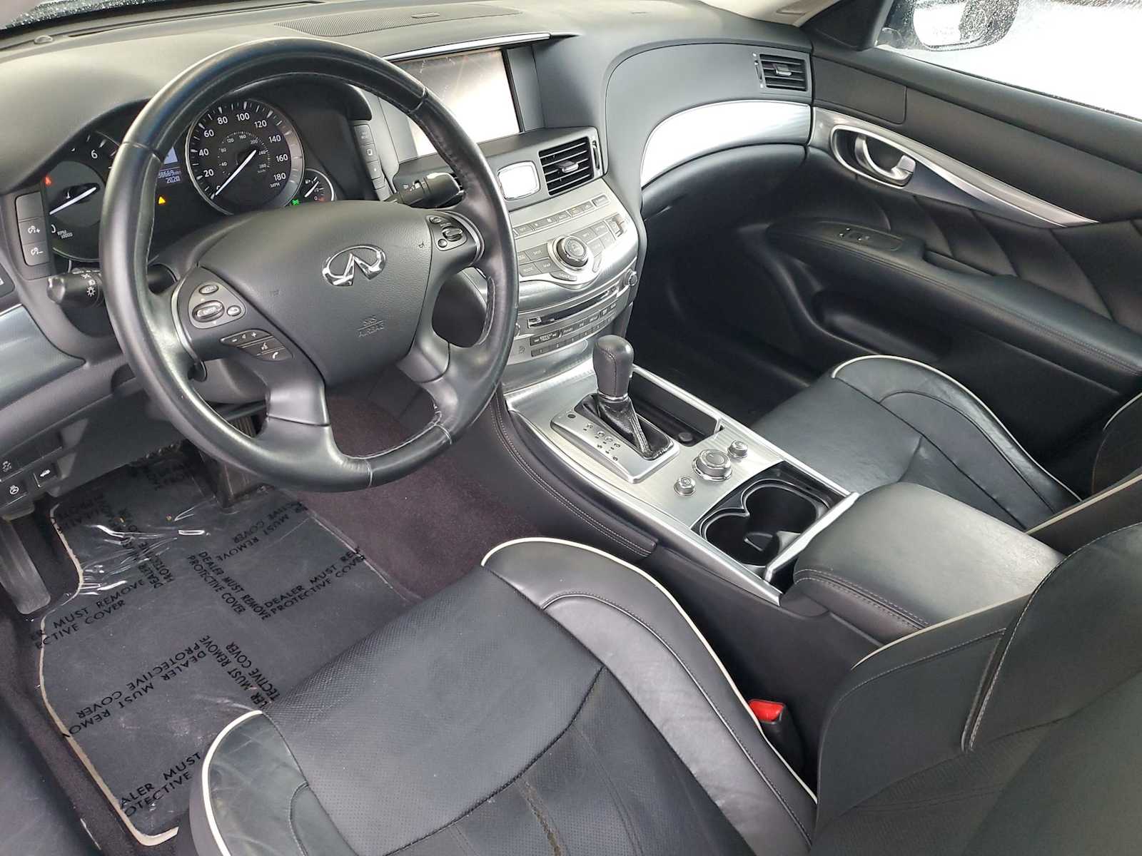 Thumbnail: 2017 INFINITI Q70 - 2