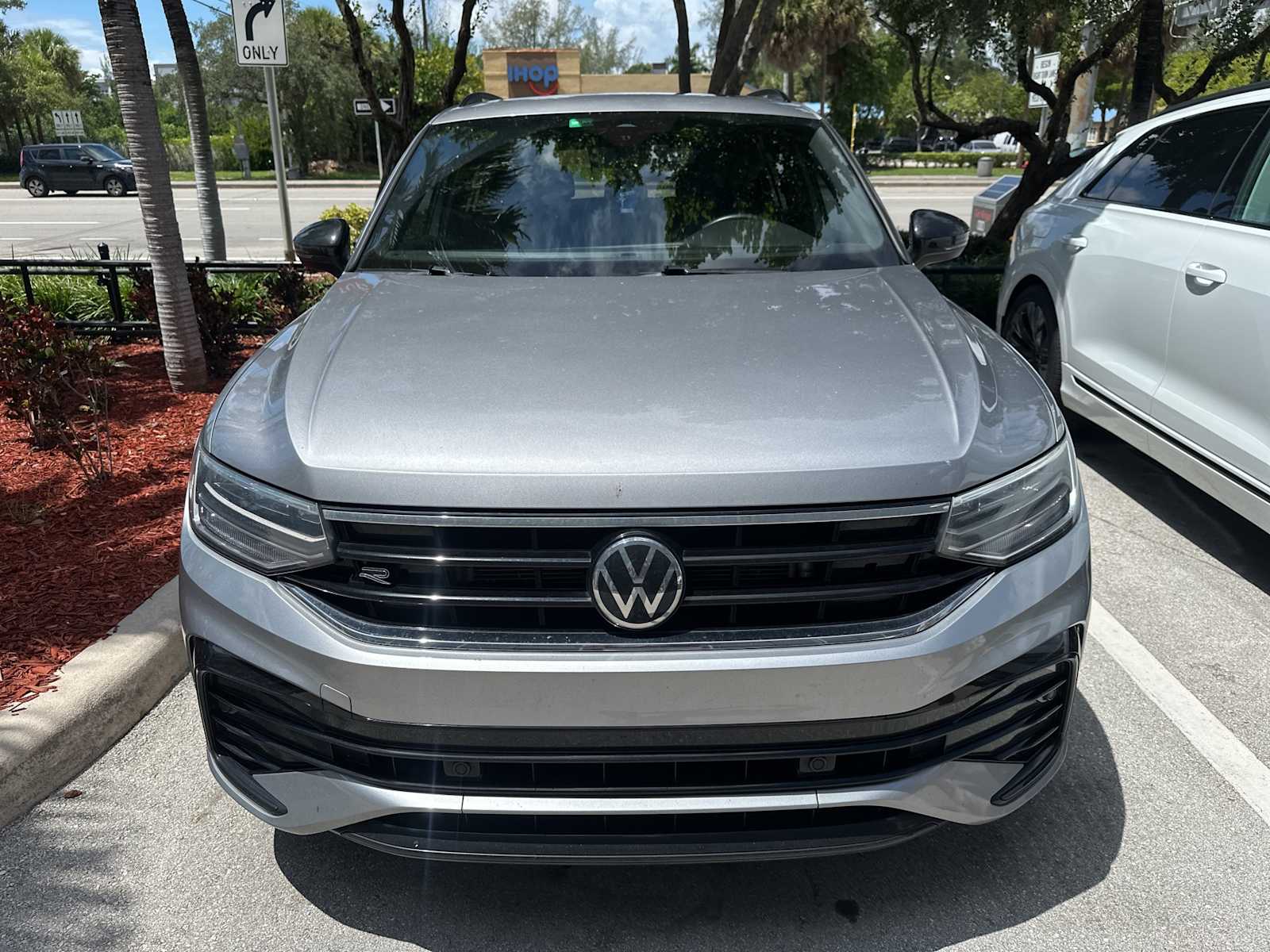 Thumbnail: 2022 Volkswagen Tiguan - 2