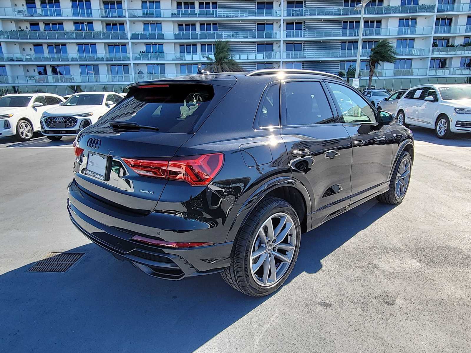 Thumbnail: 2022 Audi Q3 - 6