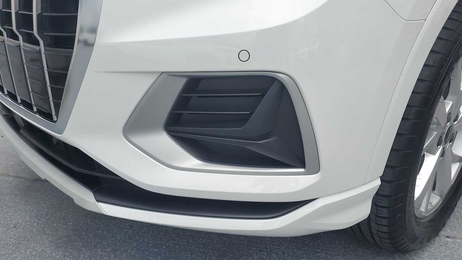 Thumbnail: 2023 Audi Q3 - 10