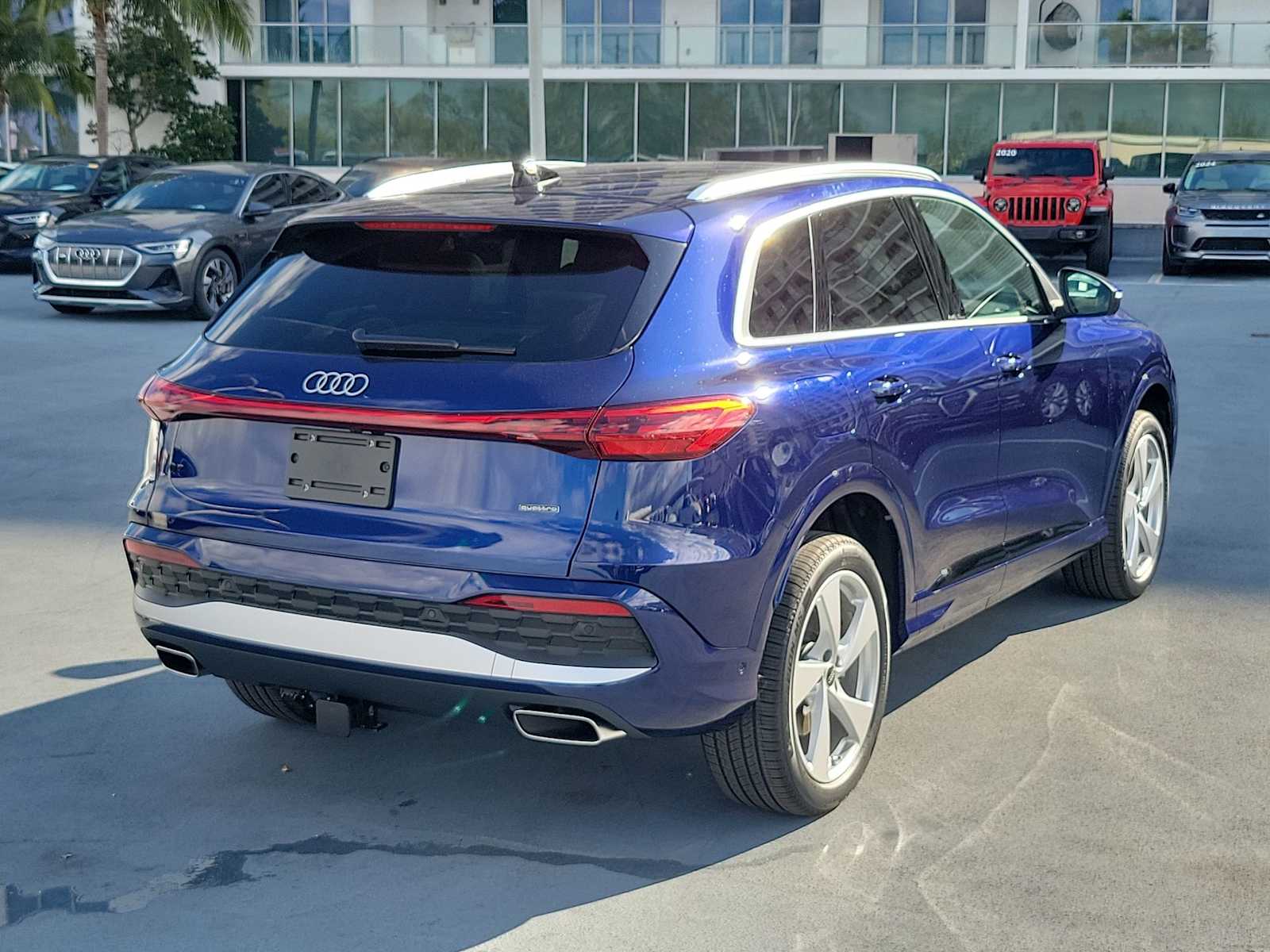 Thumbnail: 2025 Audi Q5 - 6