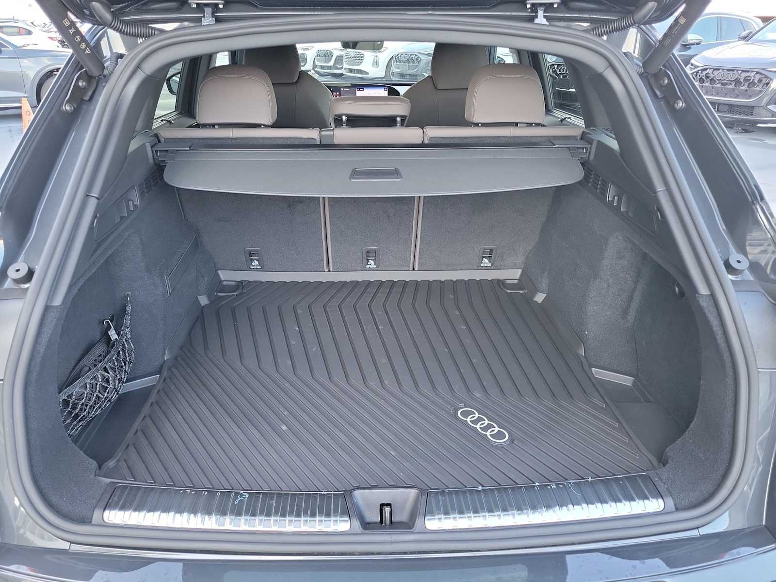 Thumbnail: 2025 Audi Q5 - 33