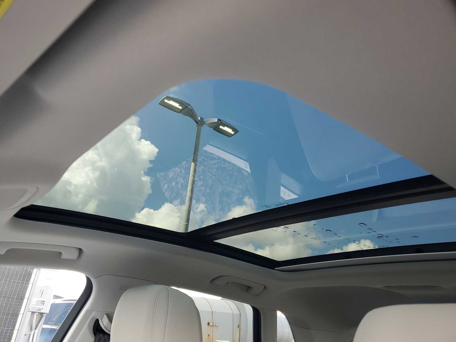 Thumbnail: 2025 Audi Q3 - 15