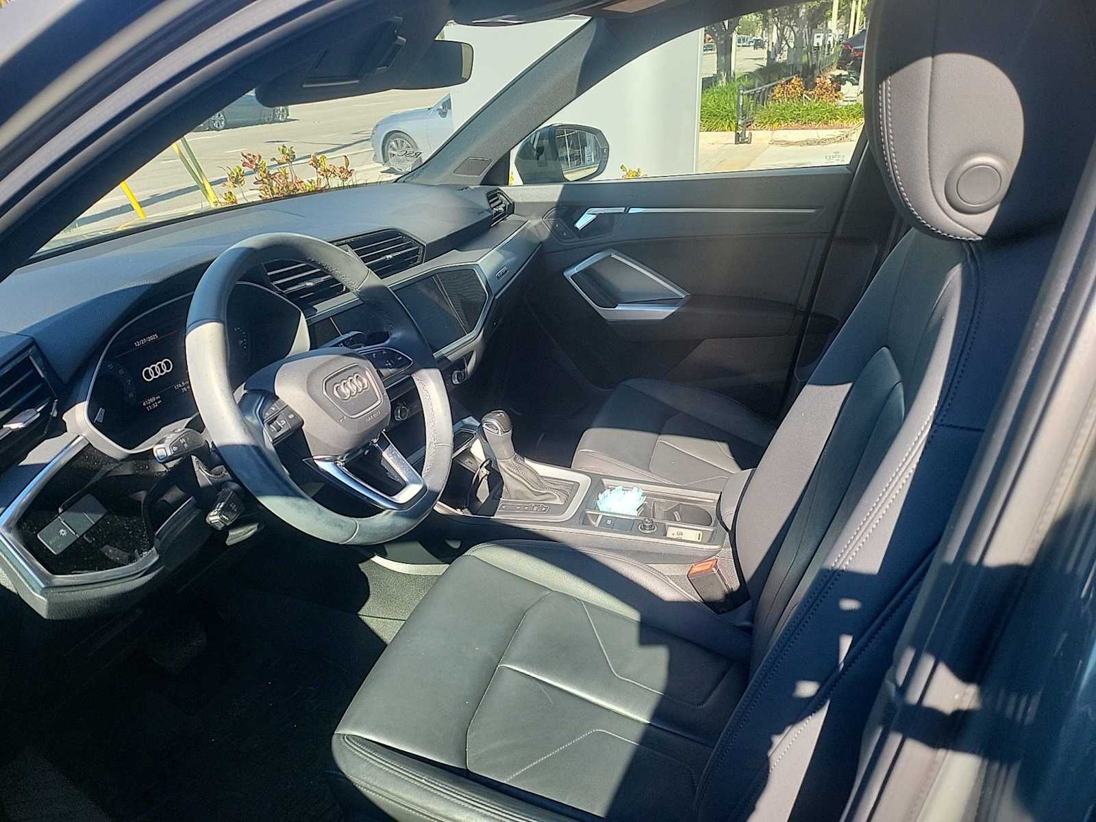 Thumbnail: 2021 Audi Q3 - 3