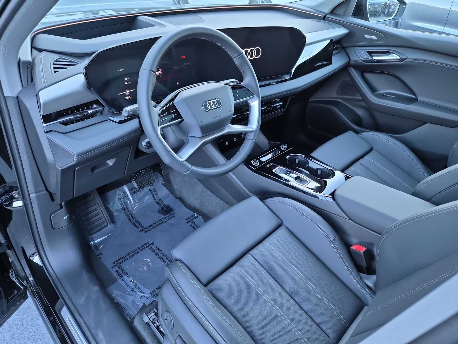 Thumbnail: 2025 Audi Q6 e-tron - 2