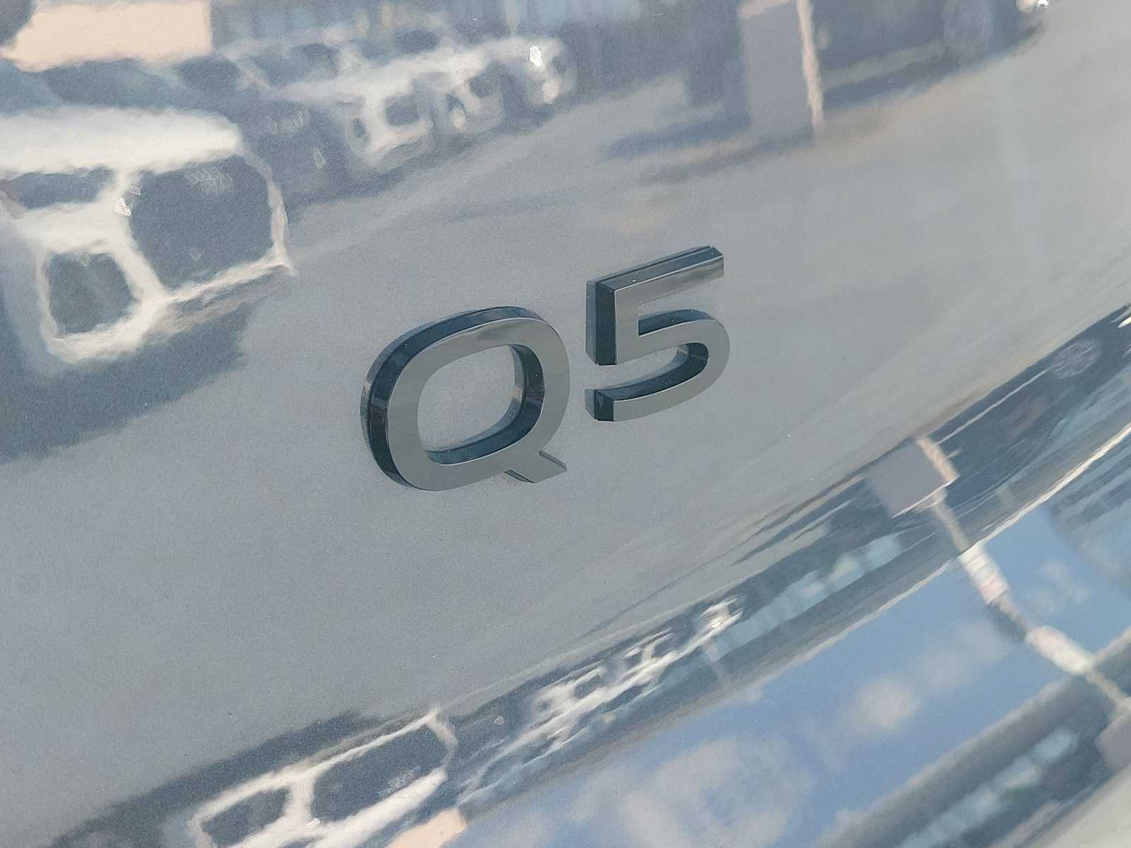 Thumbnail: 2025 Audi Q5 - 10