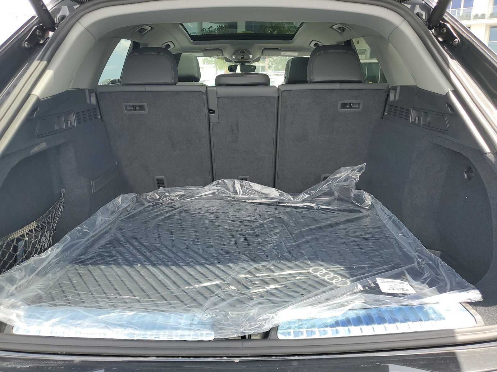 Thumbnail: 2025 Audi Q5 - 24