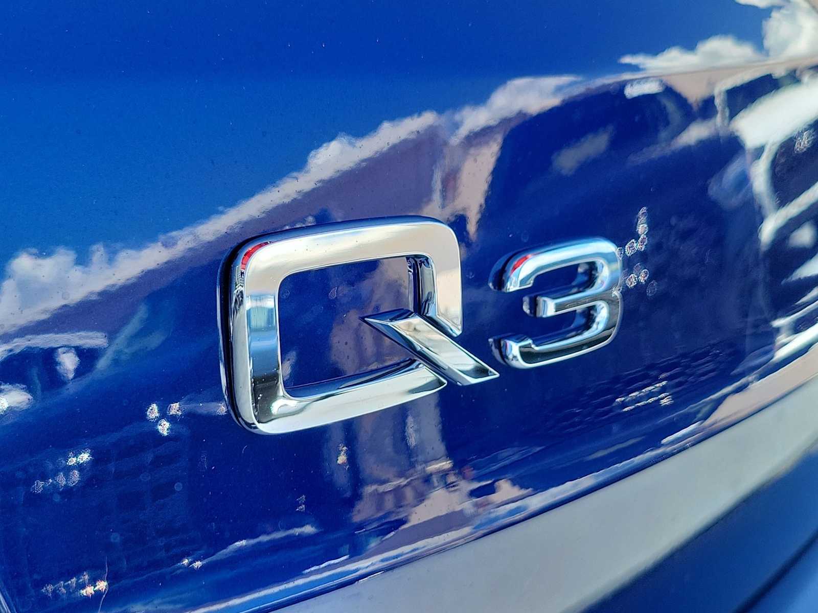 Thumbnail: 2025 Audi Q3 - 11