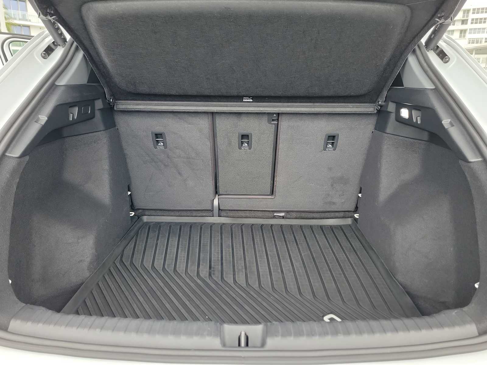 Thumbnail: 2023 Audi Q4 e-tron - 25