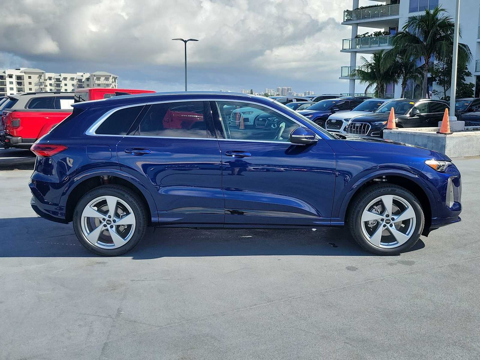 Thumbnail: 2025 Audi Q5 - 7