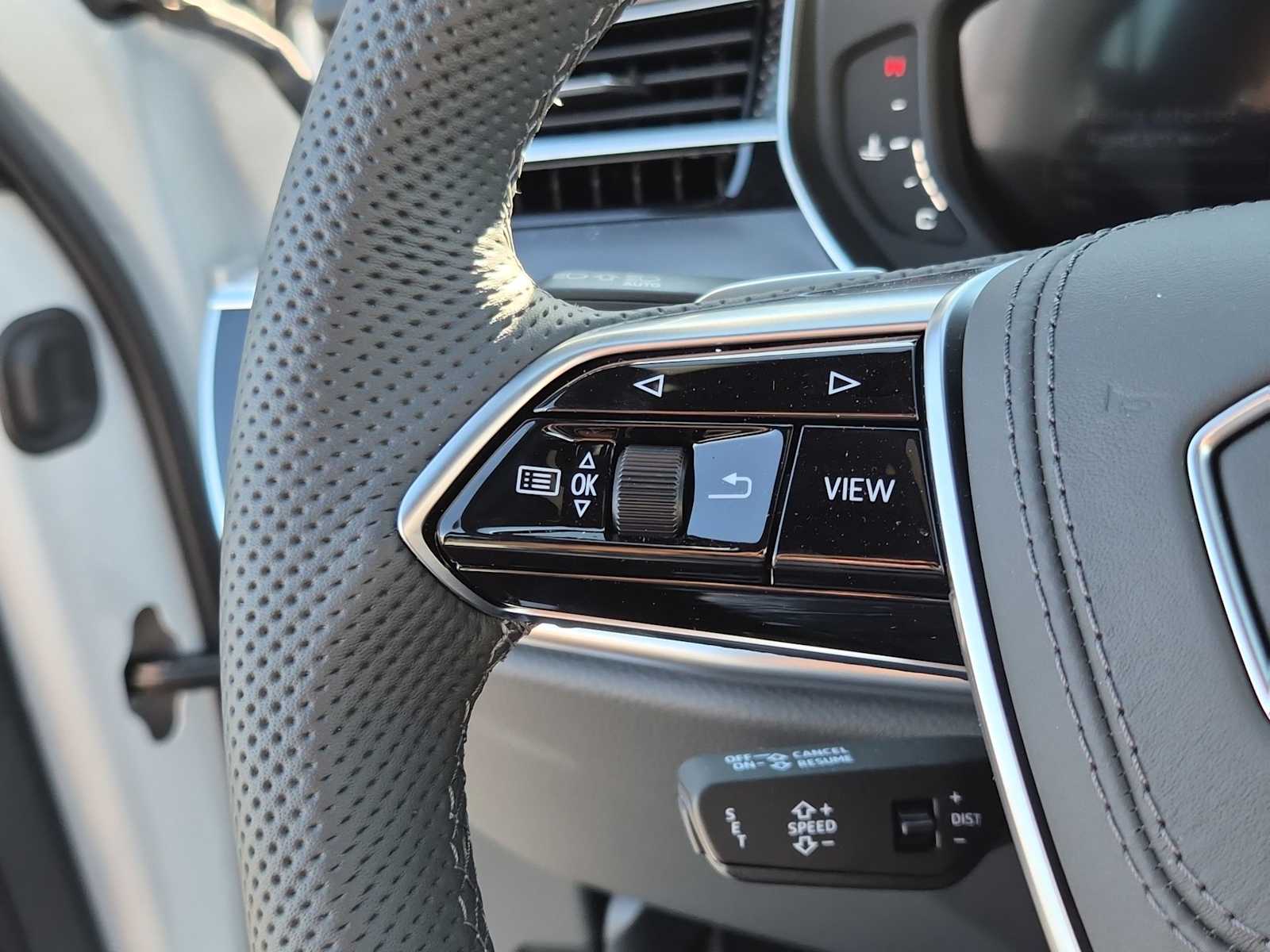 Thumbnail: 2025 Audi S8 - 21