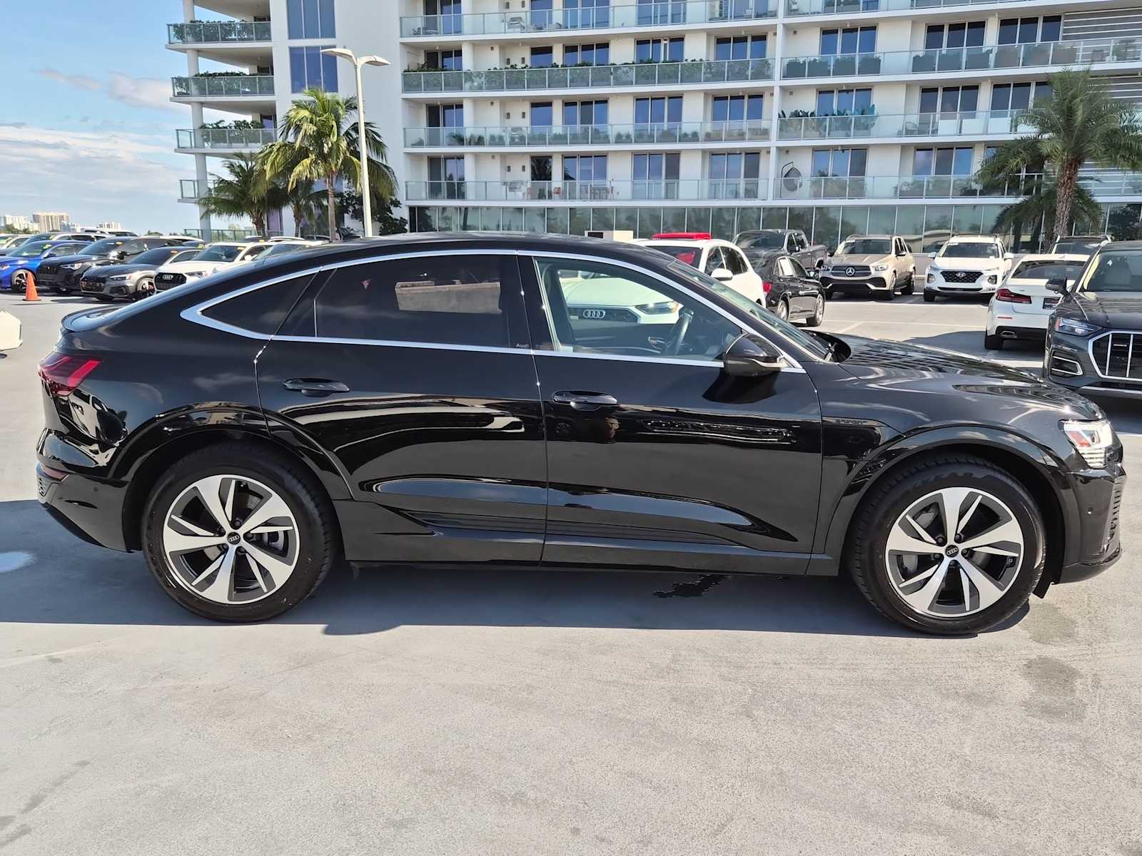 Thumbnail: 2024 Audi Q8 e-tron - 7