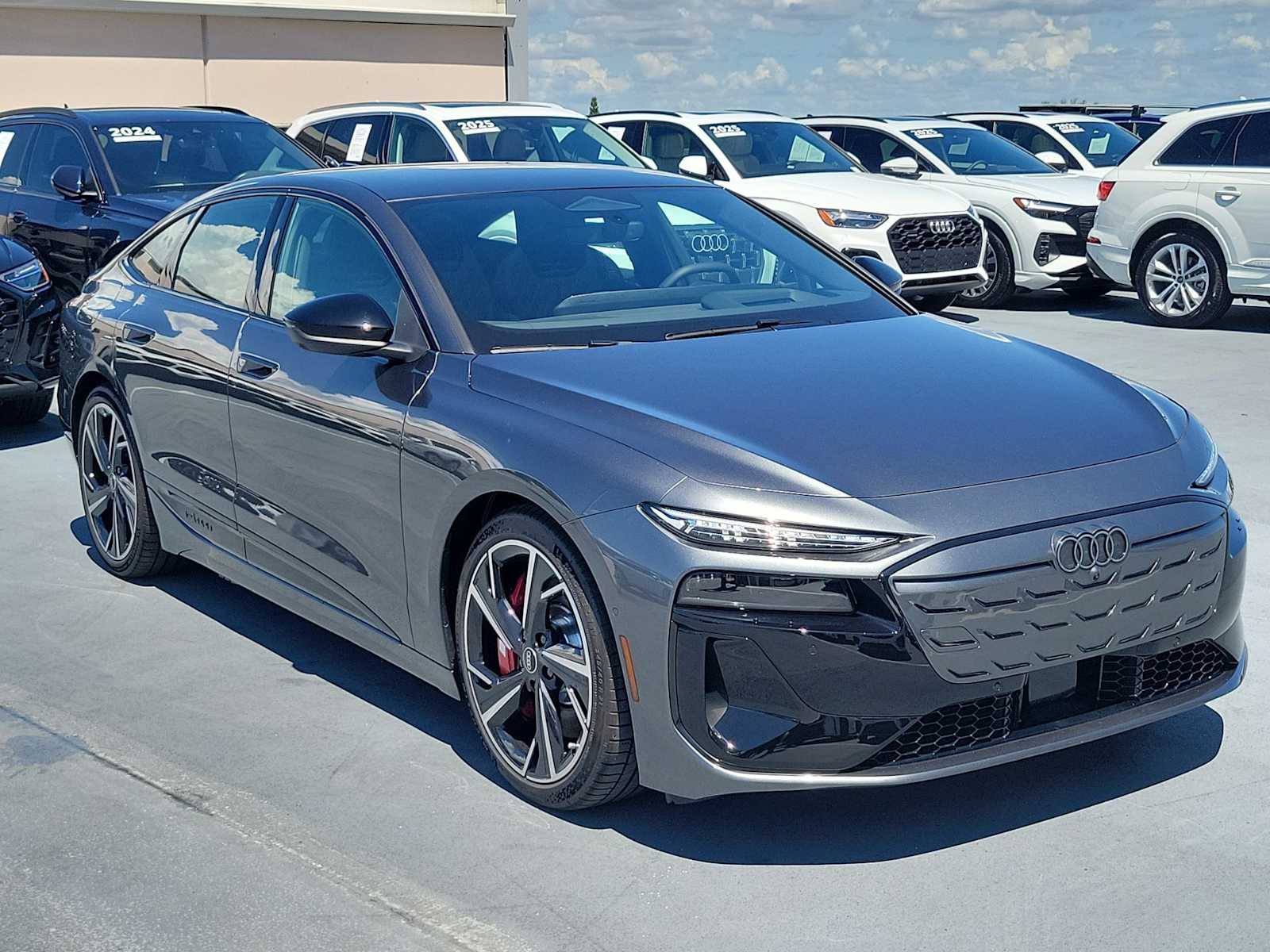 Thumbnail: 2025 Audi e-tron S - 8