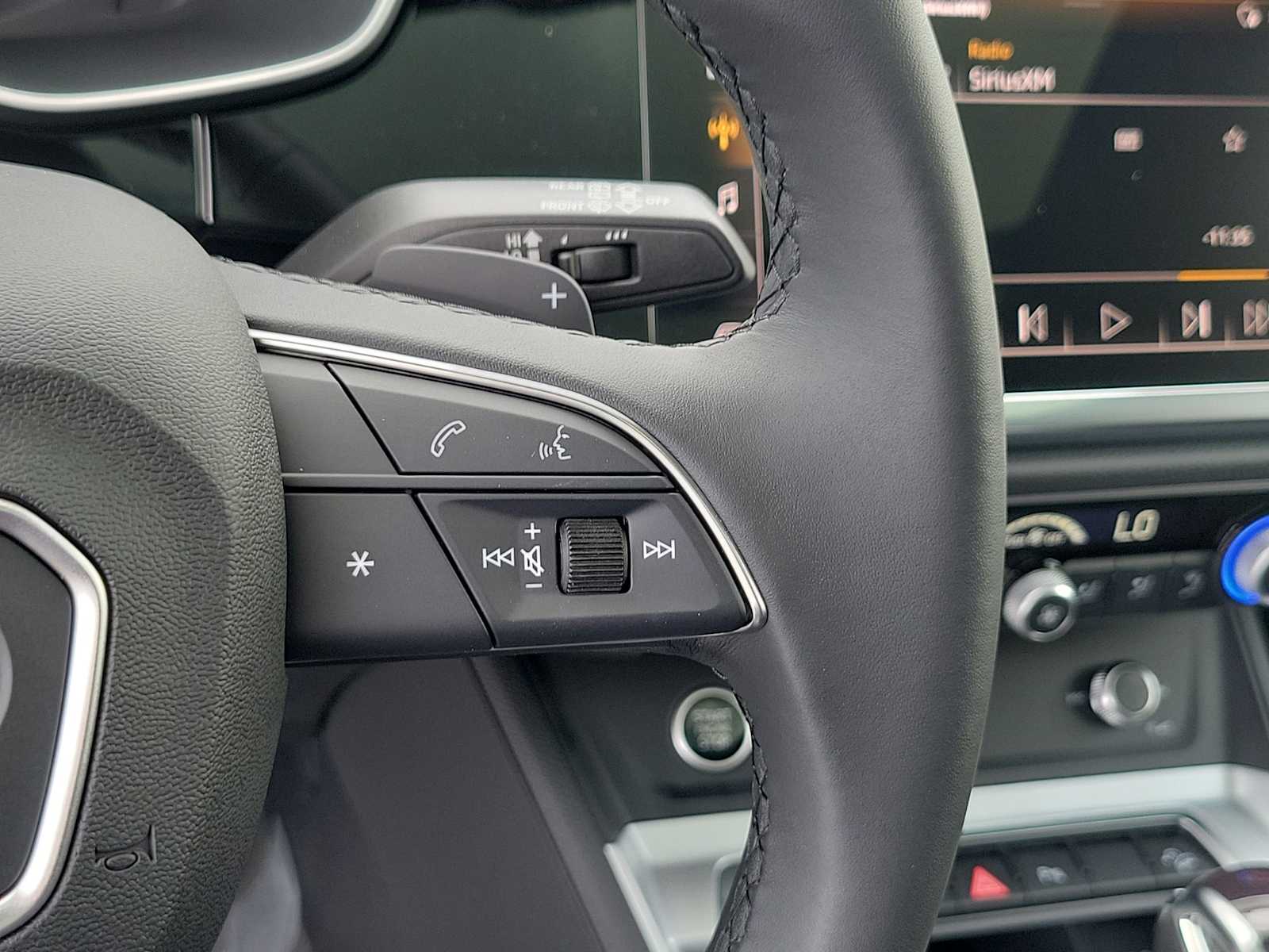 Thumbnail: 2025 Audi Q3 - 22