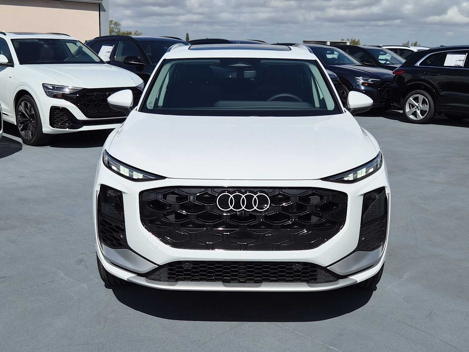 Thumbnail: 2026 Audi Q3 - 9