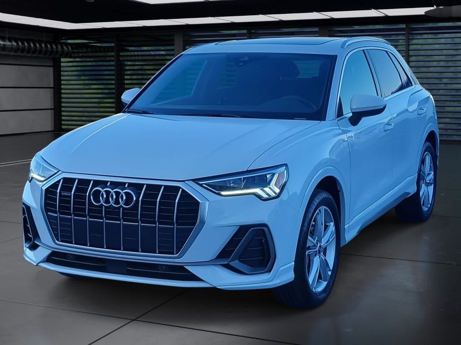 Thumbnail: 2023 Audi Q3 - 1